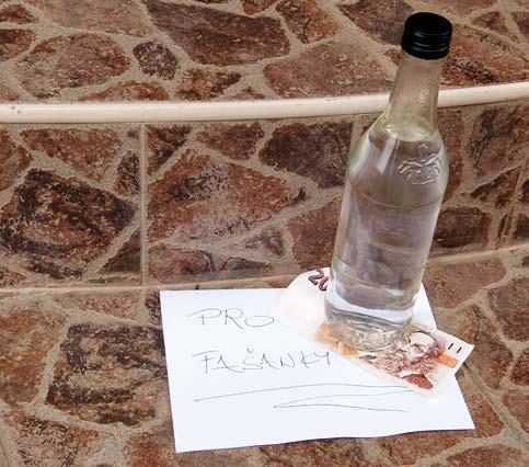 Přišel den,,d, člověk věděl, co ho čeká: mnoho kilometrů v nohách, koblihy, boží milosti, slivovica a to nejpodstatnější - setkávání sa s dobrýma luďama. Brzké vstávání kolem 6.30 hod.