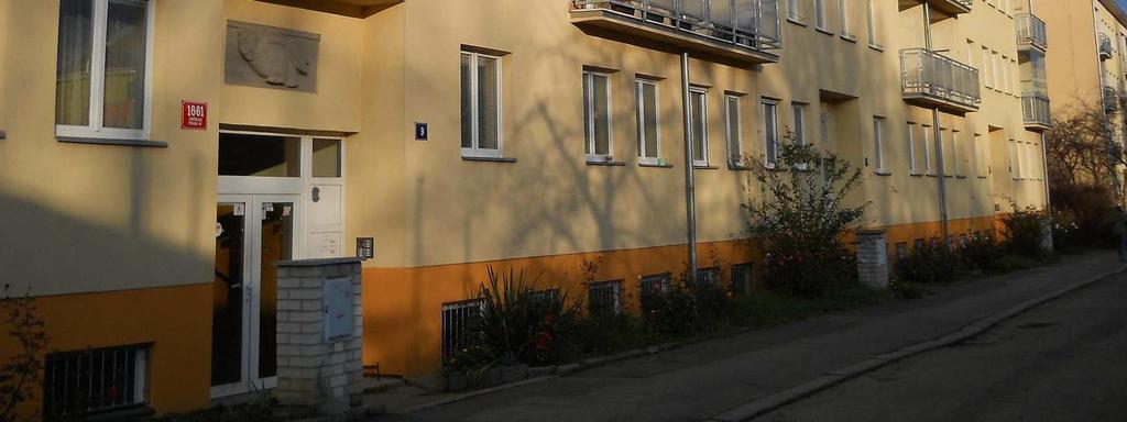 užívání společných prostor budovy,