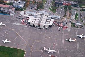 - letecké spojení Letecky lze zasílat zboží do Litvy buď přes hlavní letiště v zemi = Vilnius International Airport