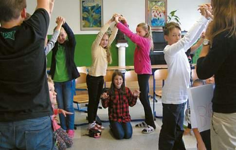 33 V rámci projektu Němčina nekouše proběhla jazyková animace na Základní škole a Gymnáziu Vodňany s naší jazykovou animátorkou Soňou Vrátnou.
