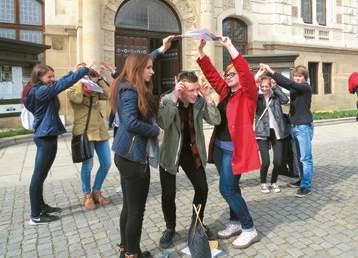 Zažij Plzeň! Erlebe Pilsen! 43 Zažij Plzeň! Erlebe Pilsen! Projekt Zažij Plzeň! Erlebe Pilsen! se úspěšně rozvíjí již od roku 2012 a svou existencí významně přispívá k opakované realizaci česko-německých setkání mládeže a jejich dobrému průběhu.