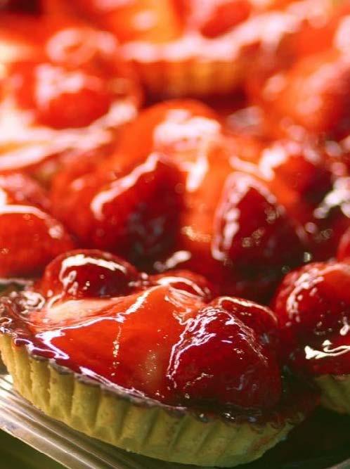 30 CHUŤOVKY A KOKTEJLY DEZERTY Minimální konzumace 10 kusů 30 CZK za kus Mini čokoládová rakvička Kokosovo-čokoládový mini koláč Mini punčový dort Mini ořechová roláda Mini čokoládová roláda Mini