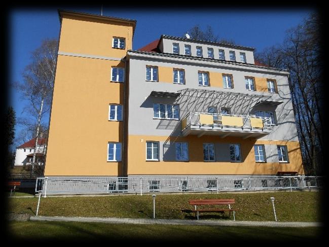 IV. Stavebně technické uspořádání, služby, outsourcing Domov bez hranic Rumburk poskytoval v roce 2018 sociální služby celkem ve 4 střediscích a 5 pronajatých bytech.