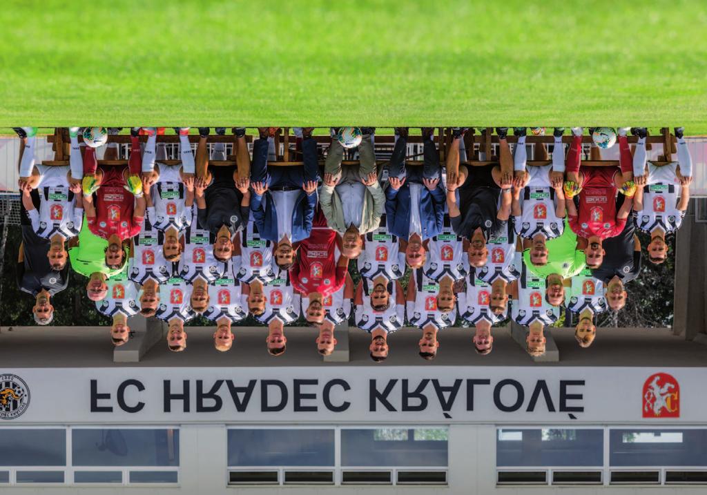 FC HRADEC KRÁLOVÉ 2019/2020 Horní řada (zleva): Michal Trávníček, Jakub Šípek, Miloš Kopečný, Filip Firbacher, Erik Prekop, Jan Kvída, Jakub Martinec, Michal Leibl, Dominik Soukeník, Christian Frýdek.