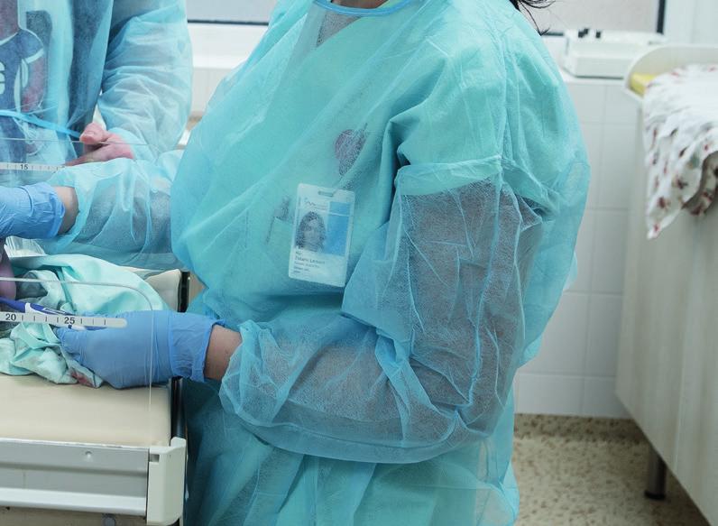 Po porodu Vaše miminko vyšetříme na přítomnost vrozených vad. Porodem naše služby nekončí Na památku Vám věnujeme pamětní list s časem narození, váhou a mírou Vašeho miminka.