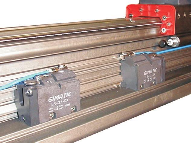 to stop the carrier, with high precision, in the intermediate positions when
