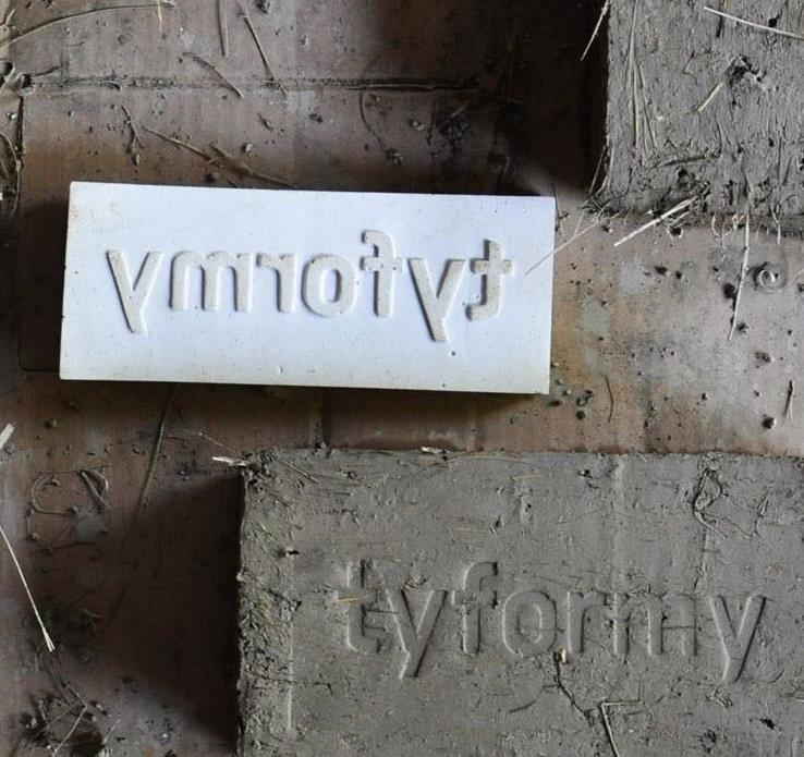 3/ KOMENTOVANÁ PROHLÍDKA VÝSTAVY ŠPERK Termín: 12. 6.