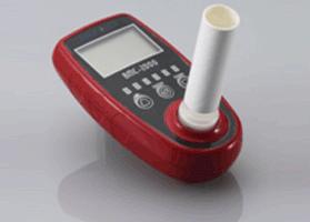 Léčba závislosti na tabáku - Centra Průkaz CO (oxidu uhelnatého) ve vydechovaném vzduchu základní biochemický marker kouření. Měření má i motivační efekt.
