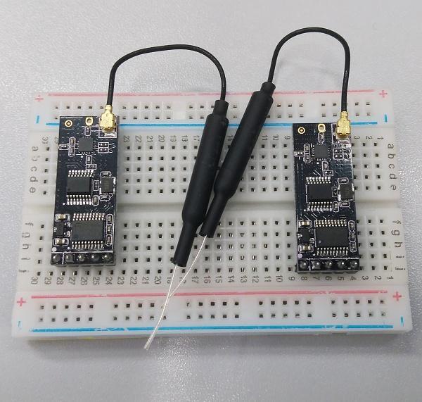 2.2.7 Senzory Obrázek 11 Ukázka přijímače a vysílače pro bezdrátový sériový přenos Další, již pokročilejší možností, jak Arduino zavést do výuky jsou nejrůznější přídavné moduly.