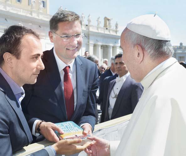 Účelná, konkrétní a nízkonákladová pomoc V roce 1992 vypukla bosenská válka za nezávislost a mladý Magnus se společně se svými rodiči a sourozenci rozhodl zorganizovat sbírku na pomoc lidem v této