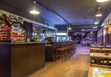 areál s autodílnou a bytem Prodej bývalého pohostinství s bytem Restaurace s ubytováním u dálnice D5, obec