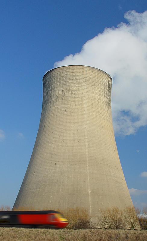Chladící věže u jaderné elektrárny Temelín ČR