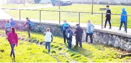 ZÁKLADNÍ ŠKOLA A MATEŘSKÁ ŠKOLA STRUPČICE Vážení přátelé strupčické školy, konec školního roku se nám nezadržitelně blíží, děti už se vidí na prázdninách a udržet jejich pozornost při učení je čím