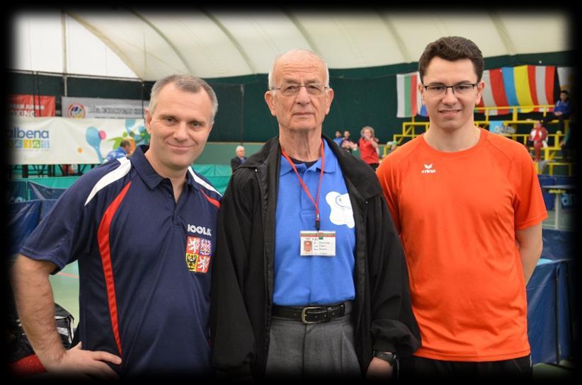 V 10:40 hodin - jednotlivci muži - skupina 2: ACAR Sefa /Turecko/ : MATOUŠ Roman 3 : 2 /8,9,-11,10,-10/ Zápas s nadějným, mladým tureckým hráčem byl o napínavých koncovkách ve všech pěti setech.