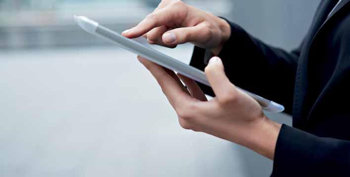 14 Řízení spotřeby vody přes internet Nahlédnutí do softwaru ECC Pomocí webového serveru, který je integrovaný v systému ECC2, je možné všechny sanitárně technické procesy sledovat, kontrolovat a