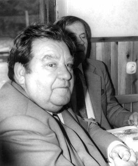 OSOBNÍ DR. SLAVOMIL HEJNÝ A JEHO VZTAH K MYKOLOGII František K o t l a b a Dr. Slavomil Hejný, Průhonice u Prahy, 4. 11. 1983. Foto F. Kotlaba. Slavomil Hejný se narodil 21. 6.
