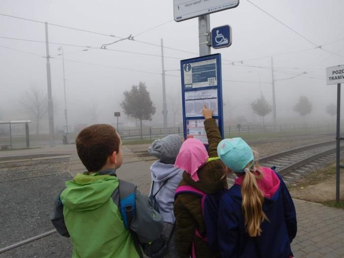 PROJEKTY NÁZEV CÍL PROJEKTU DOBA TRVÁNÍ ZÚČASTNĚNÉ TŘÍDY Postavme se hladu Situace ve světě listopad 1 den celoškolní Ukliďme Česko duben celoškolní Jak zlepšit vztahy ve třídě Prevence šikany 1 den