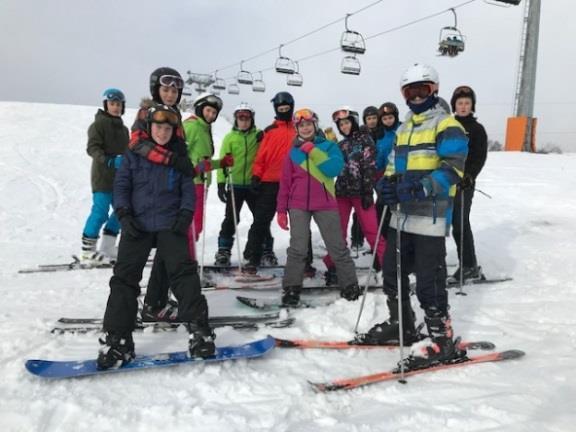 A ta se letos opravdu povedla!!! Nejmladší zvládli nejen sportování v přírodě, ale i vzájemné poznávání a stmelování nového třídního kolektivu.