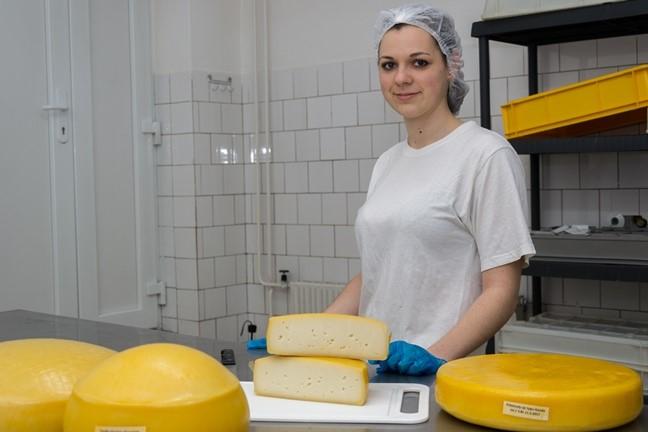 13. SPOLUPRÁCE SE SOCIÁLNÍMI PARTNERY Škola je řádným členem profesního svazu Českomoravského svazu mlékárenského (od jeho založení).