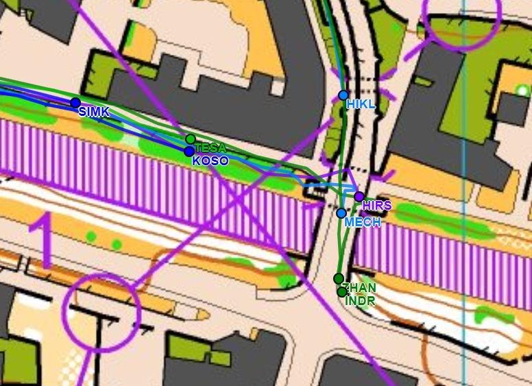 Doplňujeme zde proto jen pár informací z testování tratí před závodem a z trackingu ženské elity.