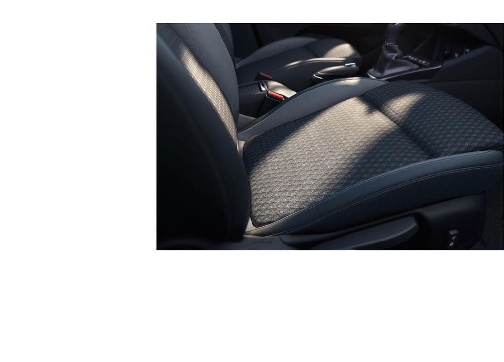 MOŽNOSTI DESIGNU INTERIÉRU. Cestujte pohodlně s ergonomicky certifikovanými 1 předními sedadly, která se pyšní puncem kvality od Kampaně pro zdravá záda AGR.