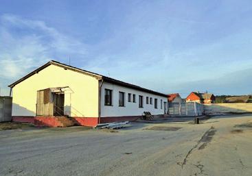Zem. areál vhodný pro chov koní Bytový dům v Loze, okres Plzeň - sever Plzeň - sever, obec Lochousice Cheb - Pobřežní