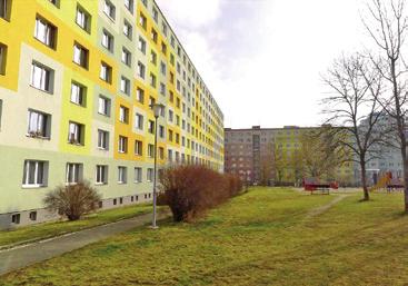 balkónem Plzeň - Lochotín, Elišky Krásnohorské Plzeň - Slovany, ulice Slovanská