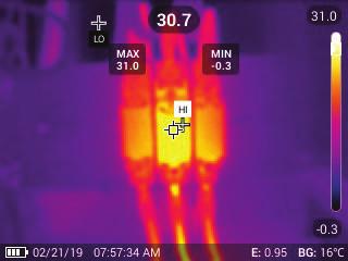 Dotyková obrazovka (displej) Pocket Thermal Imager Seznámení s výrobkem Dotyková obrazovka tvoří uživatelské rozhraní výrobku. Dotyková obrazovka má podsvícení pro práci na slabě osvětlených místech.
