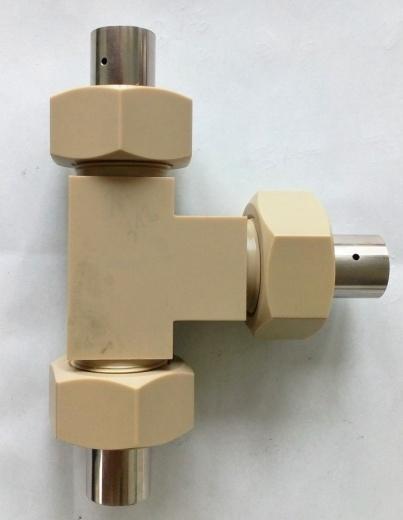 1 Sloţení elektrochemické cely Po pečlivém umytí a vysušení elektrochemických cel podle daného postupu byla