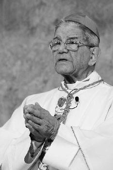 Slavnostní koncelebrovaná bohoslužba - sobota 1. května 2010 oficiální zahájení oslav Velkého křtinského jubilea v den 260. výročí benedikce kostela celebruje kardinál Mons.