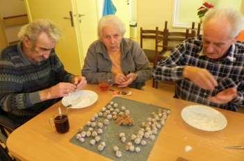 Pečení cukroví Bez vůně cukroví si Vánoce snad ani nedokážeme představit.