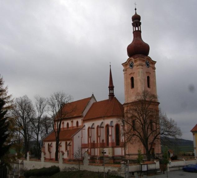 Socha sv. Jana Nepomuckého vévodí hlavnímu oltáři kostela sv. Jana Nepomuckého. Není to jediné místo v Nepomuku, kde jeho sochu lze najít. Kde se nacházejí další sochy sv.