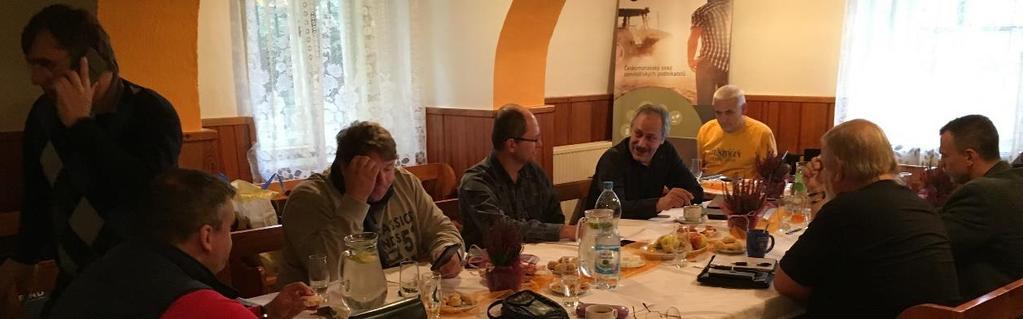Předsednictvo se v roce 2017 sešlo celkem čtyřikrát a jednou proběhlo hlasování per rollam (viz. Tabulka 5). Tabulka 5 Jednání Předsednictva Svazu TERMÍN MÍSTO JEDNÁNÍ 6.2. Praha 12.