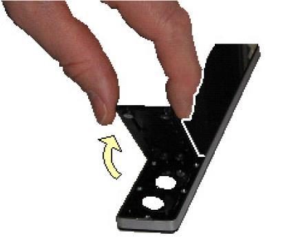 Toto tlačítko u některých modelů zároveň slouží pro reset signalizace nasycení tukového filtru. Stiskněte a podržte ho cca 15 sekund. Červená LED kontrolka zhasne.