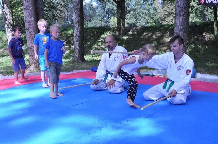 Ačkoli byl Sportovní park oproti tomu Olympijskému pojat v mnohem menším měřítku, během