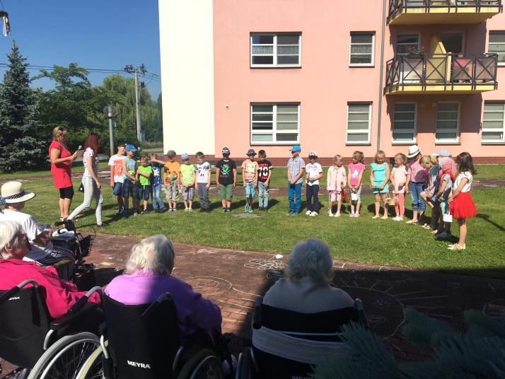 Stránka 7 Zpravodaj obce Bohuslavice č. 319 Červenec 2019 Opětovné setkání s babičkami V pondělí 3. 6.