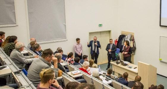 Další postup SŽDC Komunikace projektu s veřejností informativní oboustranným dialogem