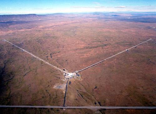 Gravitační vlny LIGO Laser Interferometry Gravitational-Wave