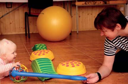 3. KLÍČOVÉ PROJEKTY 1. Zkvalitnění služeb rané péče prostřednictvím zvýšení multidisciplinarity týmu Rodiny dětí s vícečetným postižením patří mezi nejčastější klienty organizace.