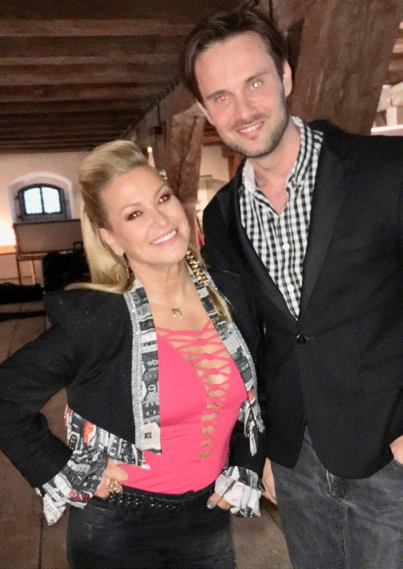 Růže pro Anastaciu Anastacia je světoznámá popová zpěvačka, která se již dvakrát léčila na rakovinu prsu a je propagátorkou výzkumu a léčby nádorů.