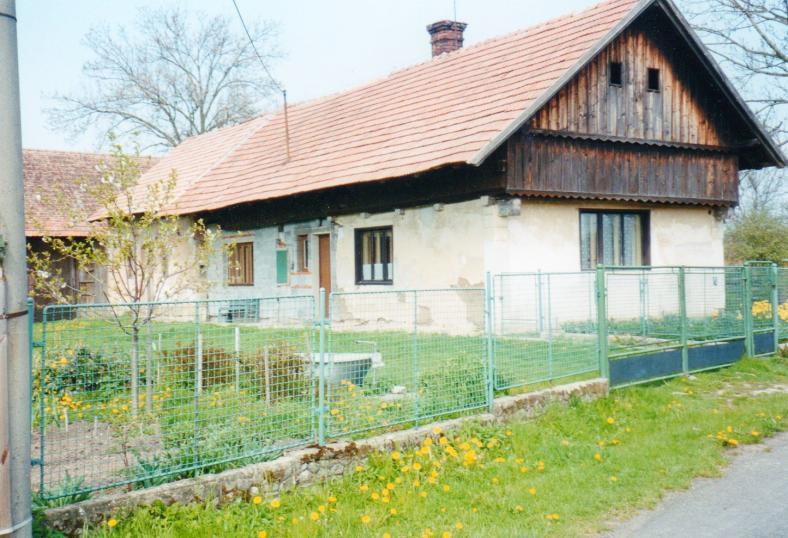 Dům číslo popisné 18 O domě se mluví už v roce 1790, kdy byli majiteli Karáskovi.
