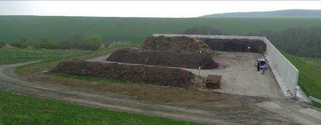 3 TECHNICKÁ ZPRÁVA 3.1 Pracoviště ověřování Technologie vermikompostování byla ověřována v kompostárně v Uherském Brodě, jejímž provozovatelem je firma RUMPOLD UHB, s.r.o. Kompostárna je zařízení s provozním řádem schváleným Krajským úřadem.