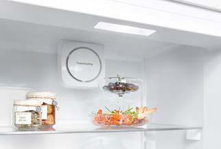 Plastové dveřní poličky s posuvnými fixátory, zásobník na vejce 4 GlassLine police LED stropní osvětlení 1 box na ovoce a zeleninu 3 různě objemné boxy, VarioSpace Podnos na ledové kostky Doba