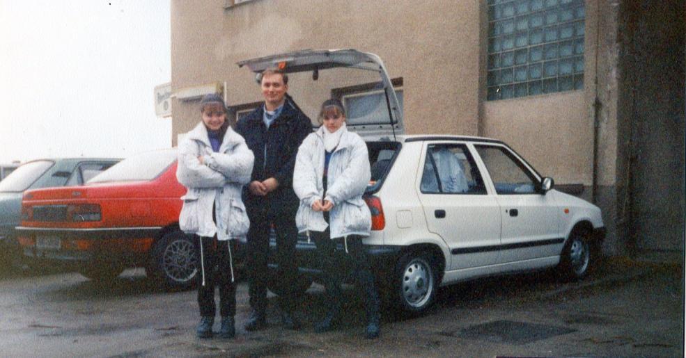 1998 Rok 1998 začal hodně zostra. 17. ledna jsme cestovali do Pardubic na soutěţ a to v cela nezvyklém rozloţení kategorií. Na parketě se představily čtyři páry ze Zlína.