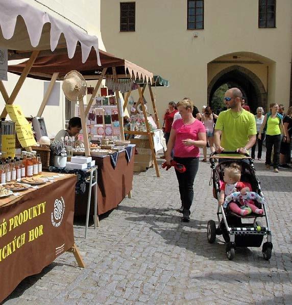 PŘEDSTAVENÍ VYBRANÝCH AKCÍ FESTIVAL CHUTÍ, VŮNÍ A ŘEMESEL Pardubický zámek bude 10. srpna hostit již 4. ročník Festivalu chutí, vůní a řemesel.