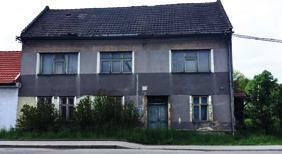 Vytápění plynovým kotlem, možnost topení i na tuhá paliva.
