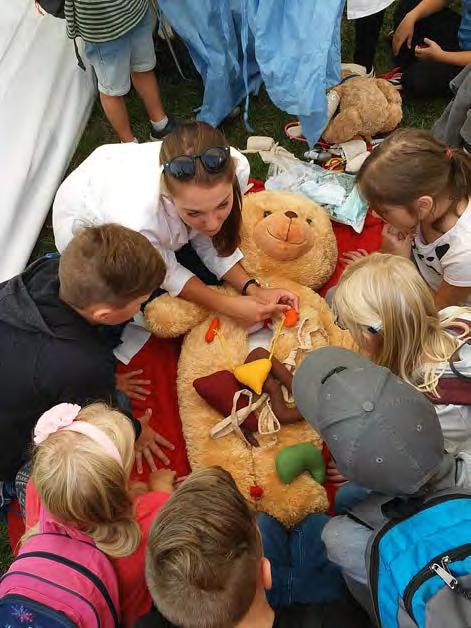 dinátorku. S tímto projektem proběhla i akce Move it!, kdy skupina studentů roztančila celé oddělení. Akce měla ohromný úspěch a plánujeme její opakování.