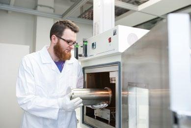 V současné době se soustředí na výzkum: efektivní a ekologické výroby čistých paliv, přípravy surovin pro výrobu polymerů, trvale udržitelného využívání obnovitelných surovin, snižování emisí