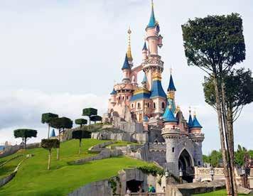 Na otočku do Paříže a Disneylandu Na skok do Londýna 1. den Odjezd z ČR v pozdních odpoledních hodinách, tranzit SRN. 2. den Ráno příjezd do Paříže.