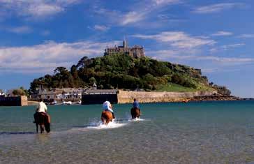 Cornwall a Devon - Torquay, Land s End, Tintagel, Dartmoor, Bath Již klasický program, který vás zavede po stopách Psa Baskervillského, krále Artuše a Agathy Christie.